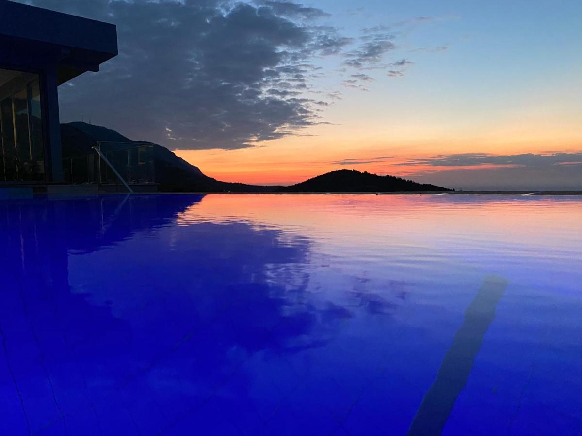 Chardonnay Guest With Great View For Nature Lovers Летний дом *